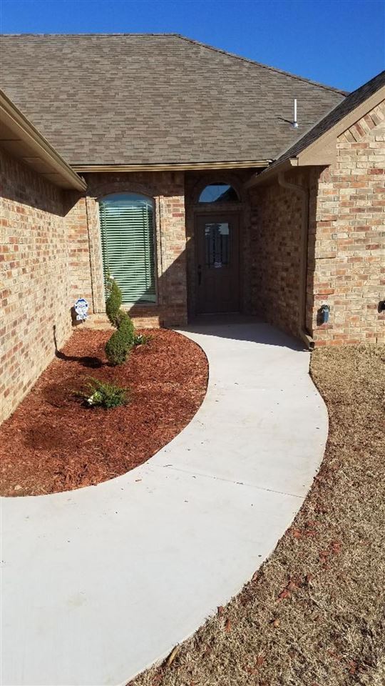 Building Photo - 13070 NE Clearwater Cir