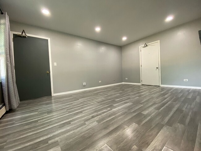 Foto del edificio - 133 S Whispering Hills Dr