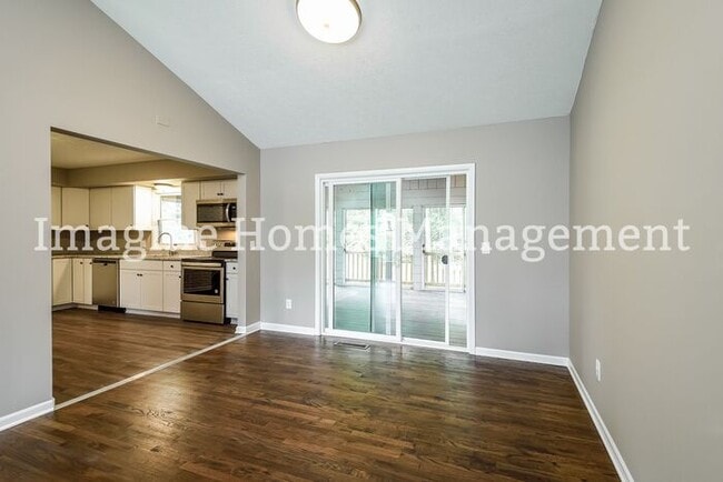 Foto del edificio - 321 Chatham Drive