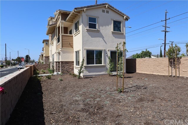 Foto del edificio - 22211 Normandie Ave
