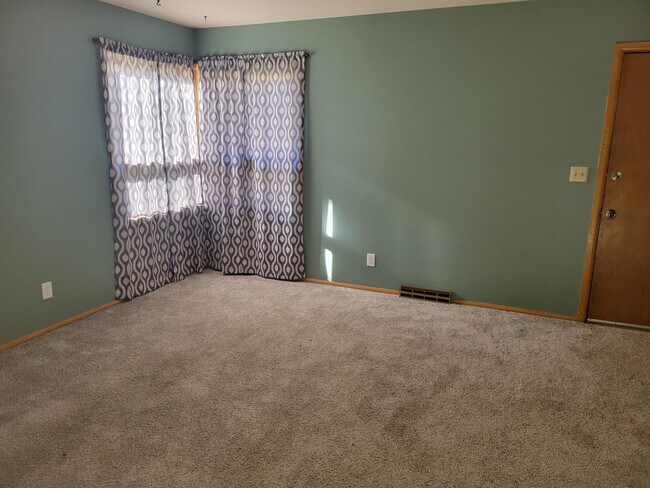 Building Photo - 8500 W Villard Ave