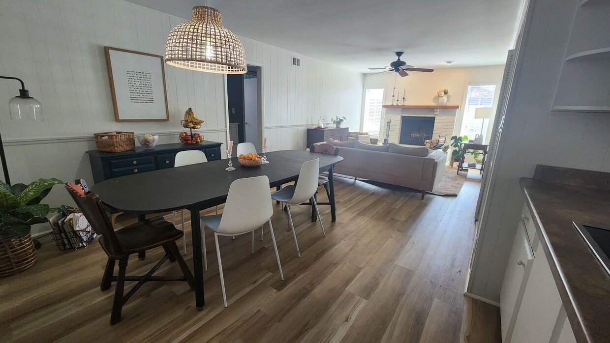 Foto principal - GORGEOUS 3Bed/2Bath Home w/Pool in NORTH G...