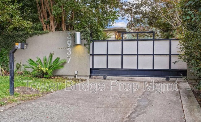 Foto del edificio - 3937 Orangewood Dr
