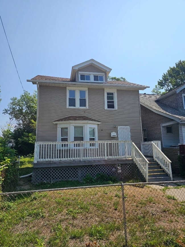 Building Photo - 5056 Bewick St