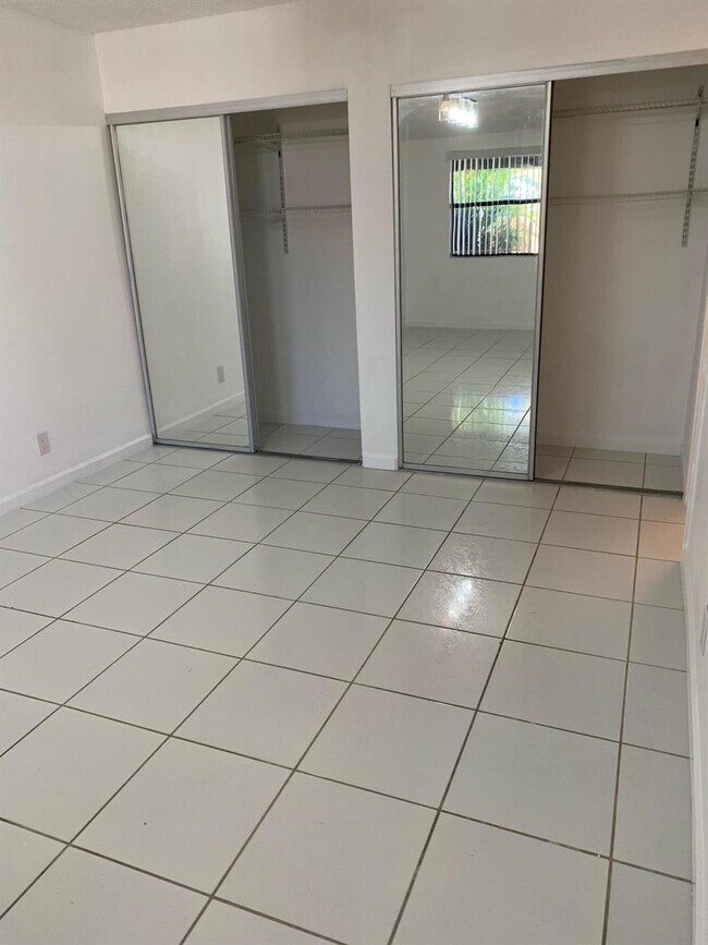 Building Photo - 4958 Alder Dr