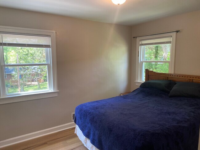 Foto del edificio - 1122 Forest Hills Ave