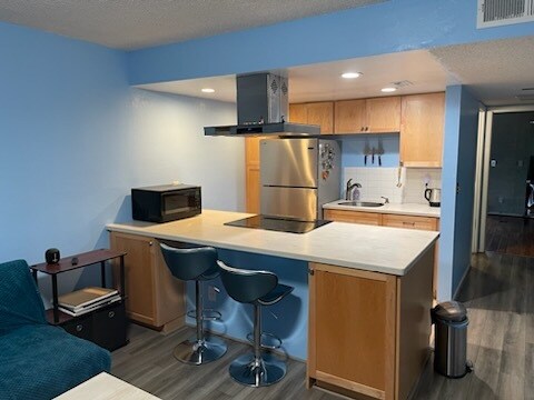 Building Photo - 7645 Sun Island Dr S
