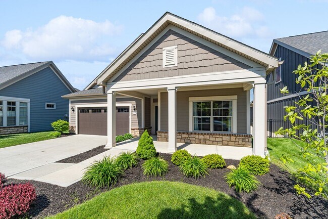 Foto del edificio - Luxury Maintenance-Free Former Model Home in Grove City – 2 Bed, 2 Bath Ranch