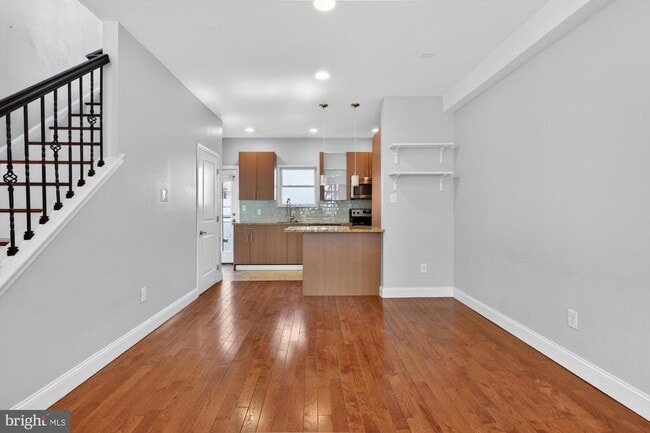 Foto del edificio - 1935 W George St