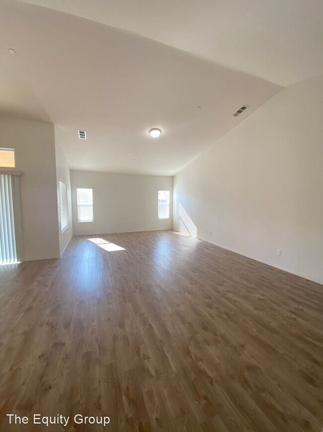 Foto del edificio - 4 br, 2 bath House - 7383 Ensminger Ave