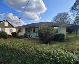 Building Photo - 210 Columbian Ave