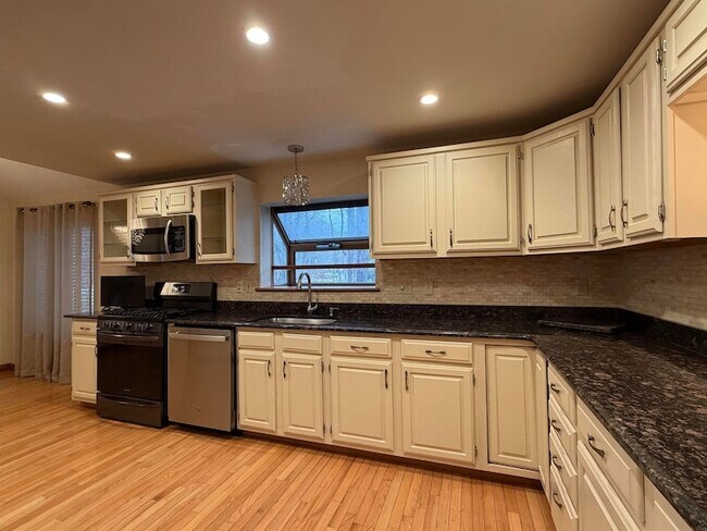 Foto del edificio - 17 Bayberry Dr