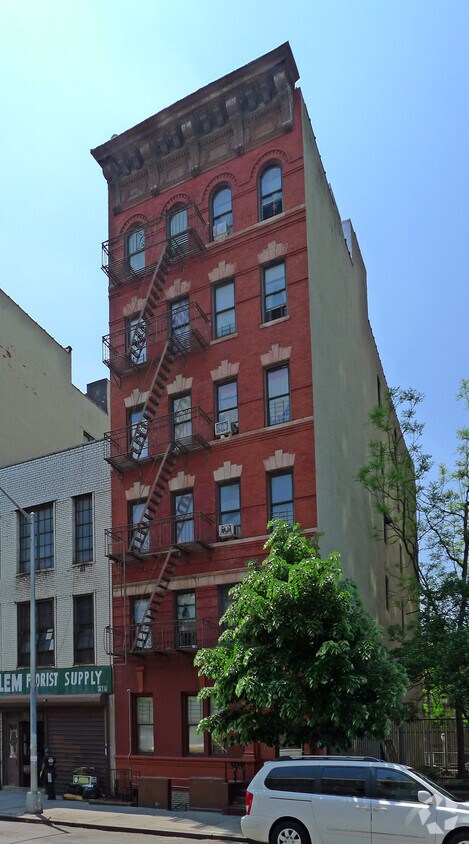 Building Photo - 316 E 117th St