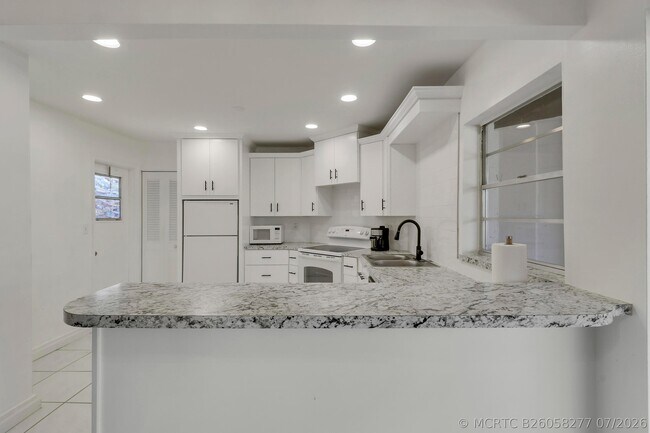 Foto del edificio - 7 Greenway Dr