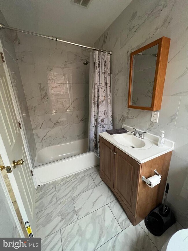 Foto del edificio - 1811 Fairmount Ave