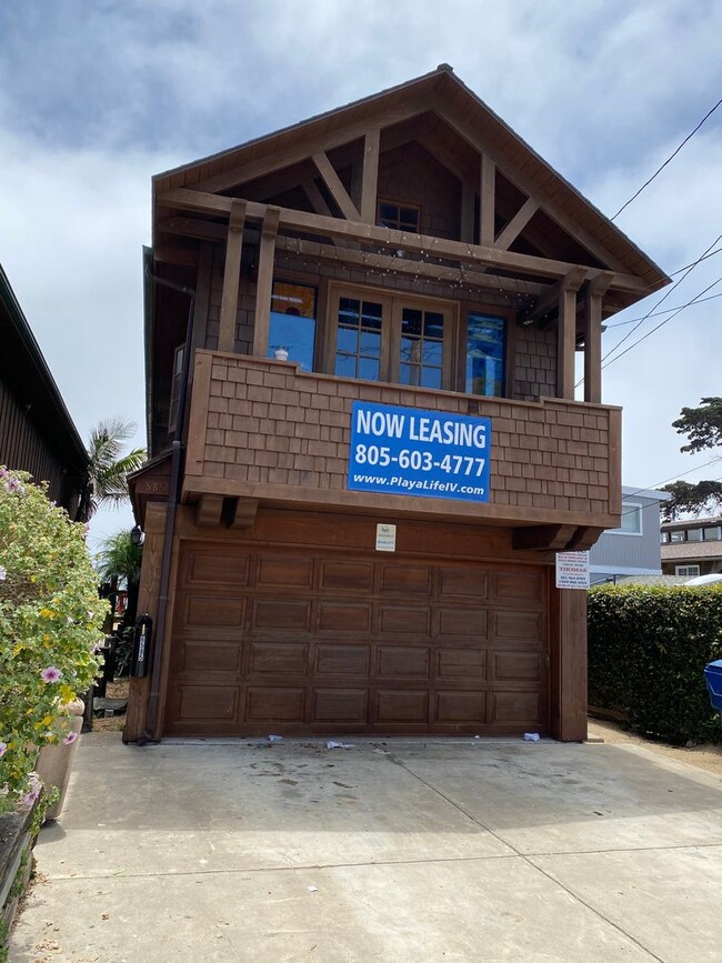 Building Photo - 6585 Del Playa Dr