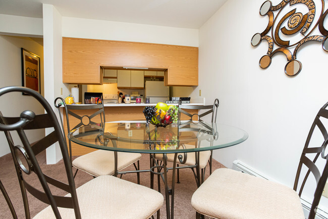 2BR, 1BA - 960 SF Traditional - Dining Area - Hornbrook Estates Apartments