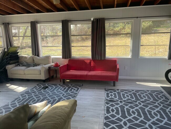 Foto del edificio - 17804 Park Mill Dr