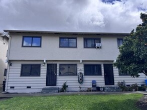 Building Photo - 950 Clyde Ave