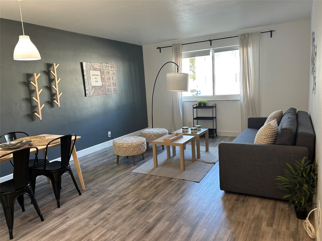 Primary Photo - 1821 NE 62nd St