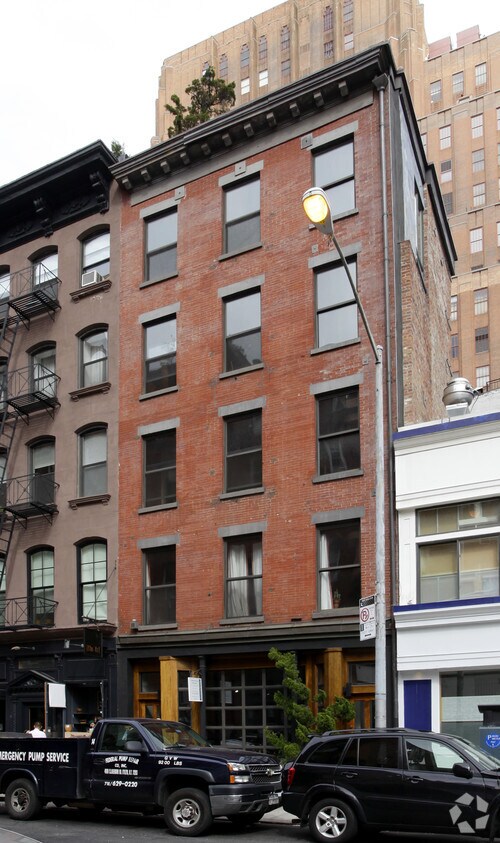 Primary Photo - 155 Duane St