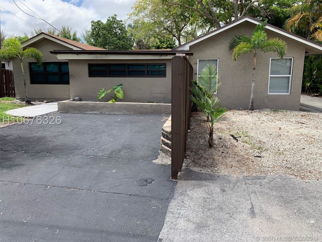 Primary Photo - 3285 SW 44th St