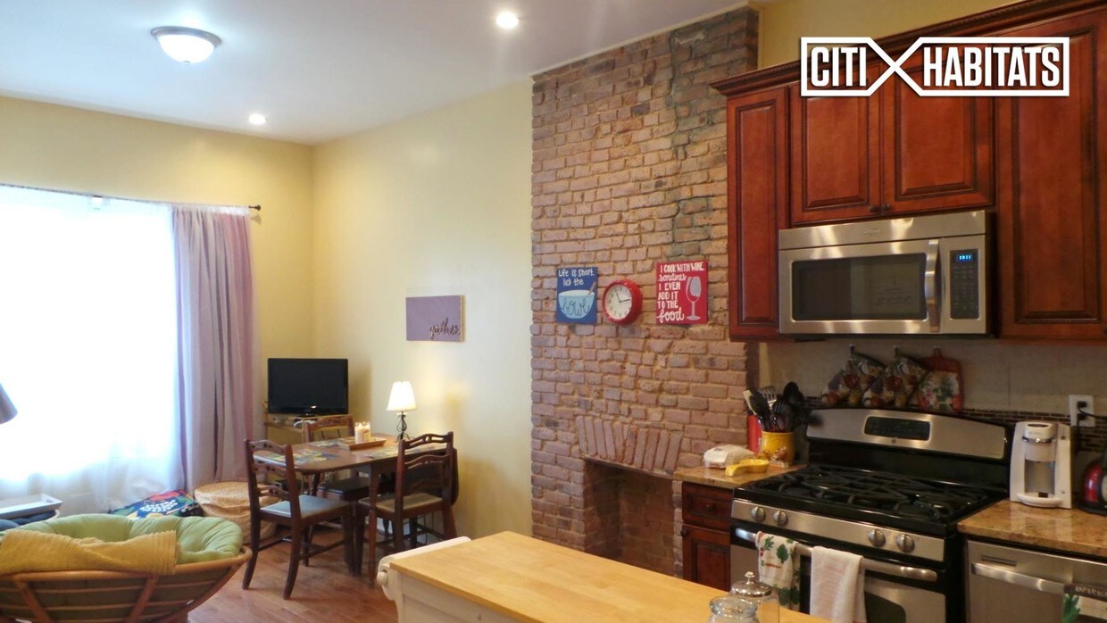 Primary Photo - 322 Throop Ave