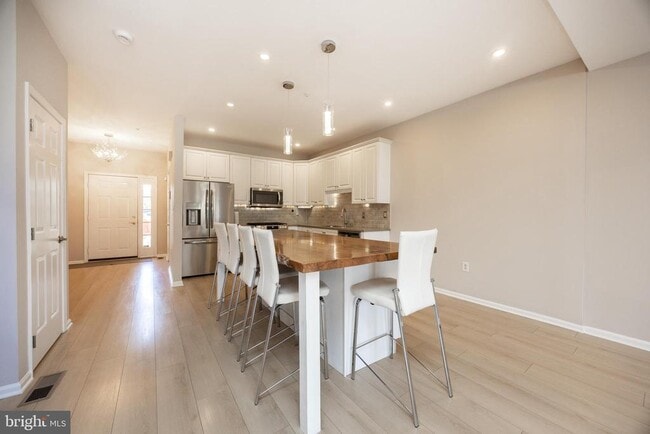 Foto del edificio - 730 Whitetail Cir