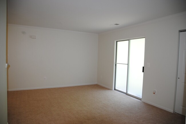 Foto del edificio - Upscale 2 BDRM, 2 BATH Condo in N. Stafford