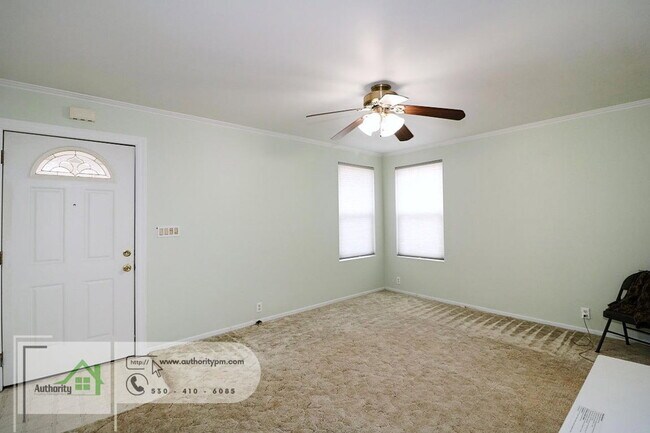 Building Photo - 6530 Dale Ln