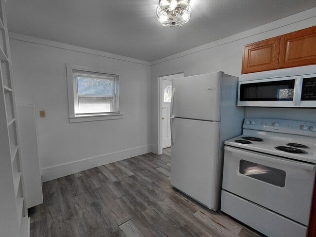 Building Photo - Close to S&T University