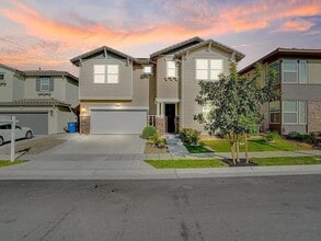Building Photo - 1646 S Macias Pl