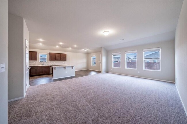 Foto del edificio - 820 Braidburn Rd