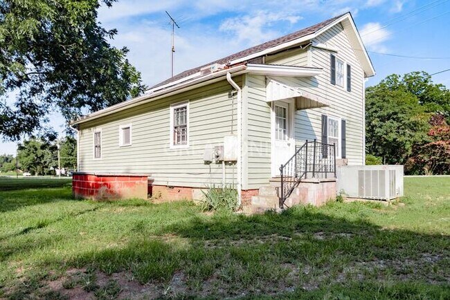 Building Photo - 7858 NC-68