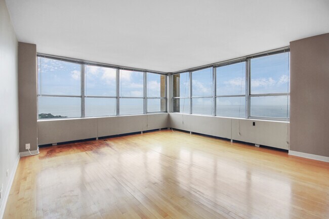 Foto del edificio - 655 W Irving Park Rd