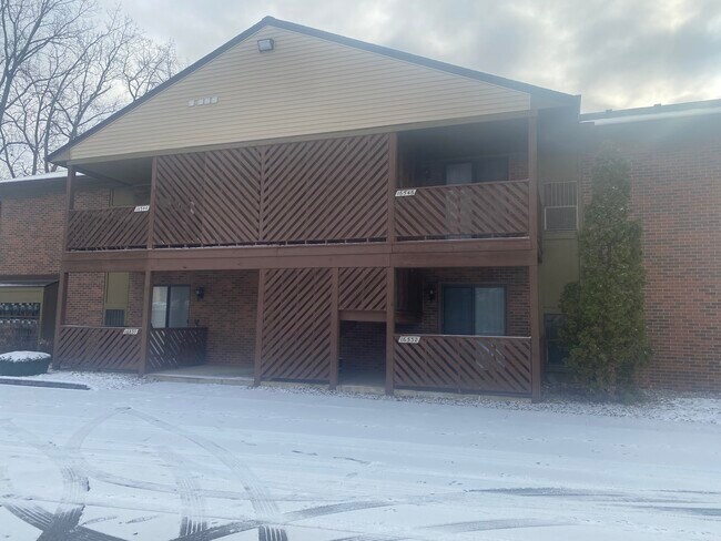 Foto del edificio - 16546 Clarkson Dr