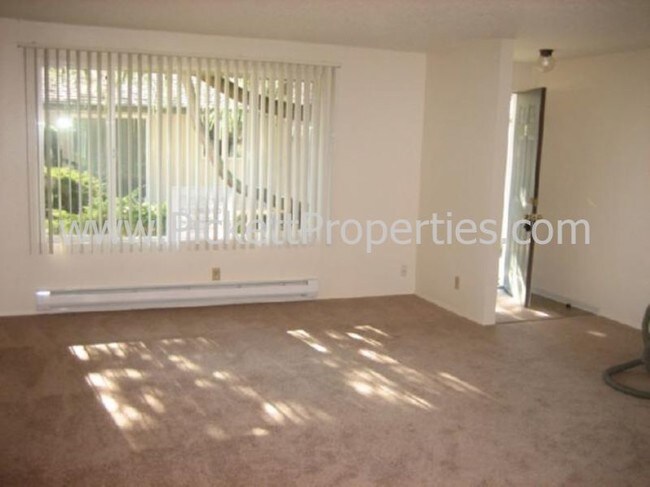 Foto del edificio - 1803 Winfield Ave