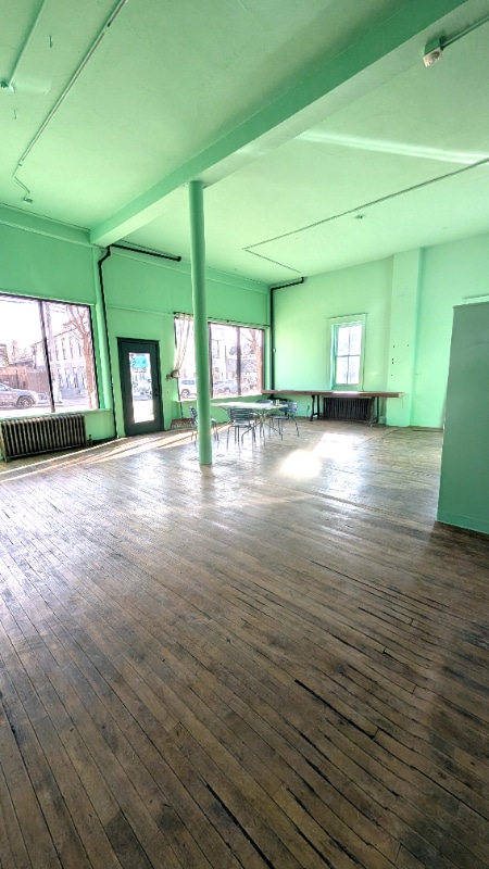 Primary Photo - 708 W 26th St