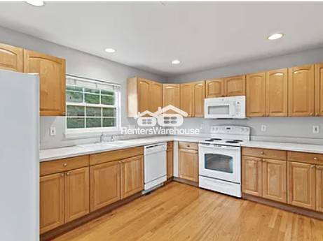 Foto del edificio - Stylish Denver Townhome with Spacious Living, Finished Basement & Attached Garage