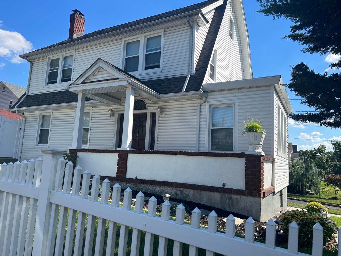 2 Hamilton Ave Unit 1 & 2, Kearny, NJ 07032 Condo for Rent in Kearny, NJ