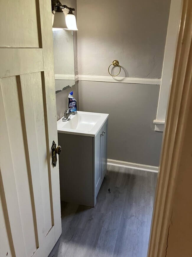 Building Photo - 641 S Rembert St