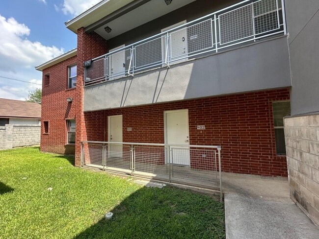 Building Photo - 501 Shiloh Dr