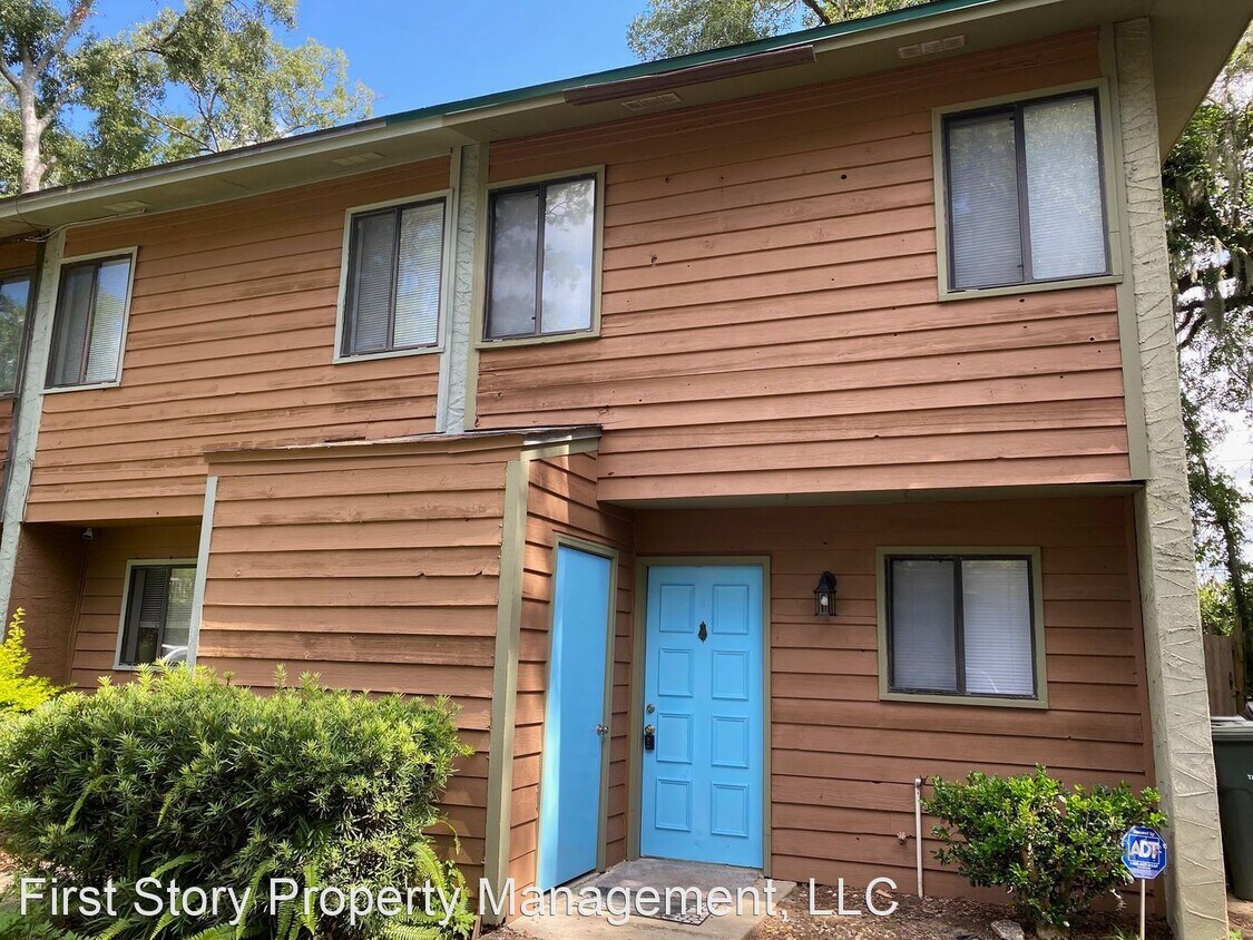 2 br, 1.5 bath House 3710D Rockbrook Drive House Rental in