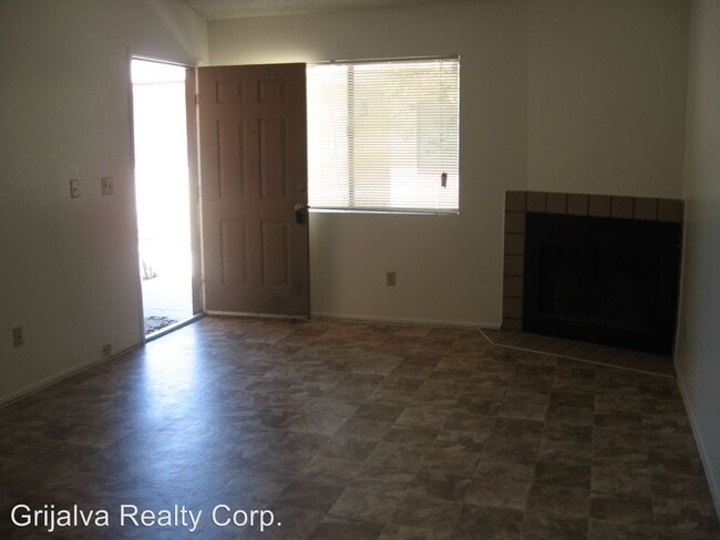 Building Photo - 2620 E Alturas St