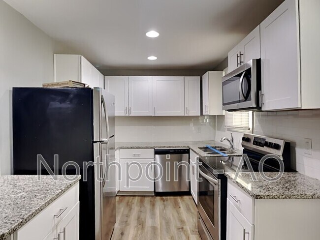 Building Photo - 431 Belgarde Pl SE