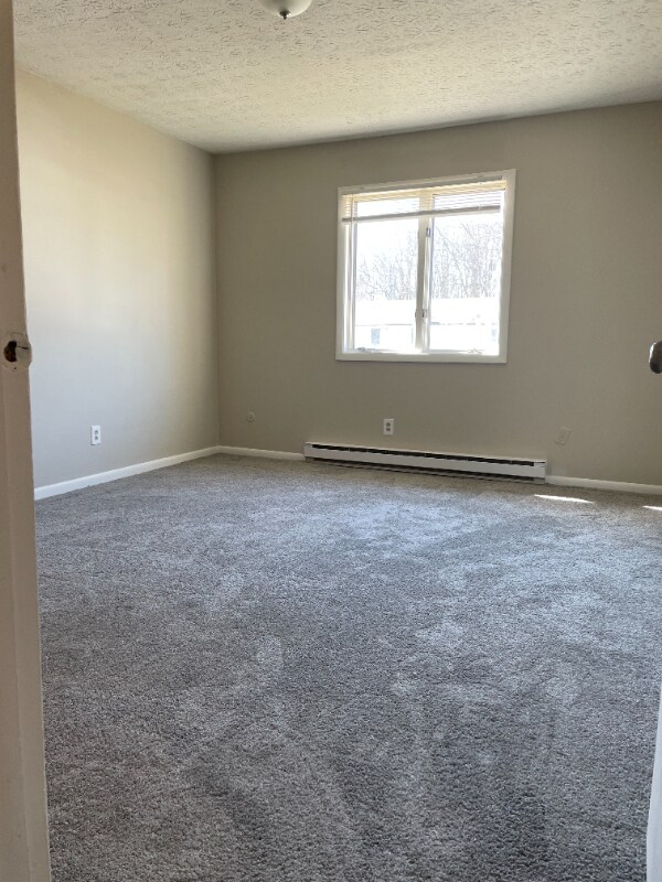 Building Photo - 2432 Echo Valley Dr