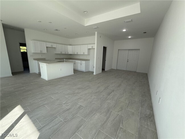 Foto del edificio - 1014 Lakeside Dr