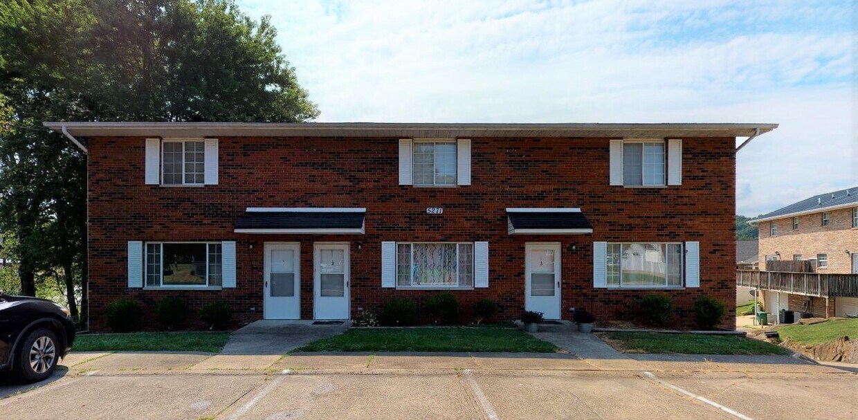 5271 W Pea Ridge Rd, Huntington, WV 25705 Townhome Rentals in