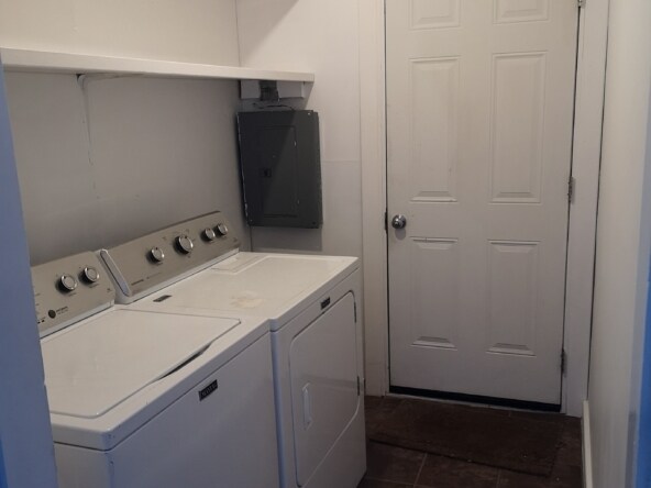 Photo du bâtiment - 954 B Cornwall Crescent