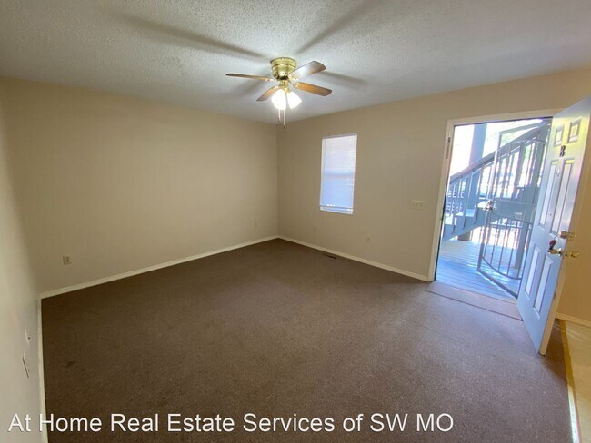 Foto del edificio - 1636 N Benton Ave